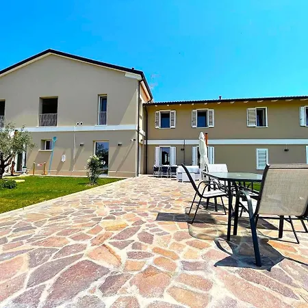 Iris Bed & Breakfast 3*